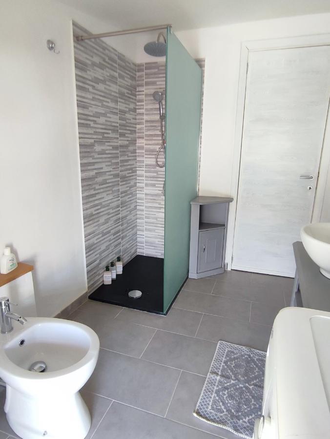 La Mansarda Apartment ตอร์โตลี ภายนอก รูปภาพ