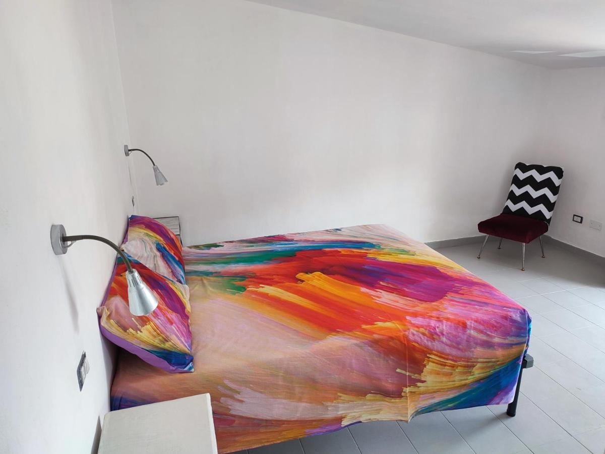La Mansarda Apartment ตอร์โตลี ภายนอก รูปภาพ
