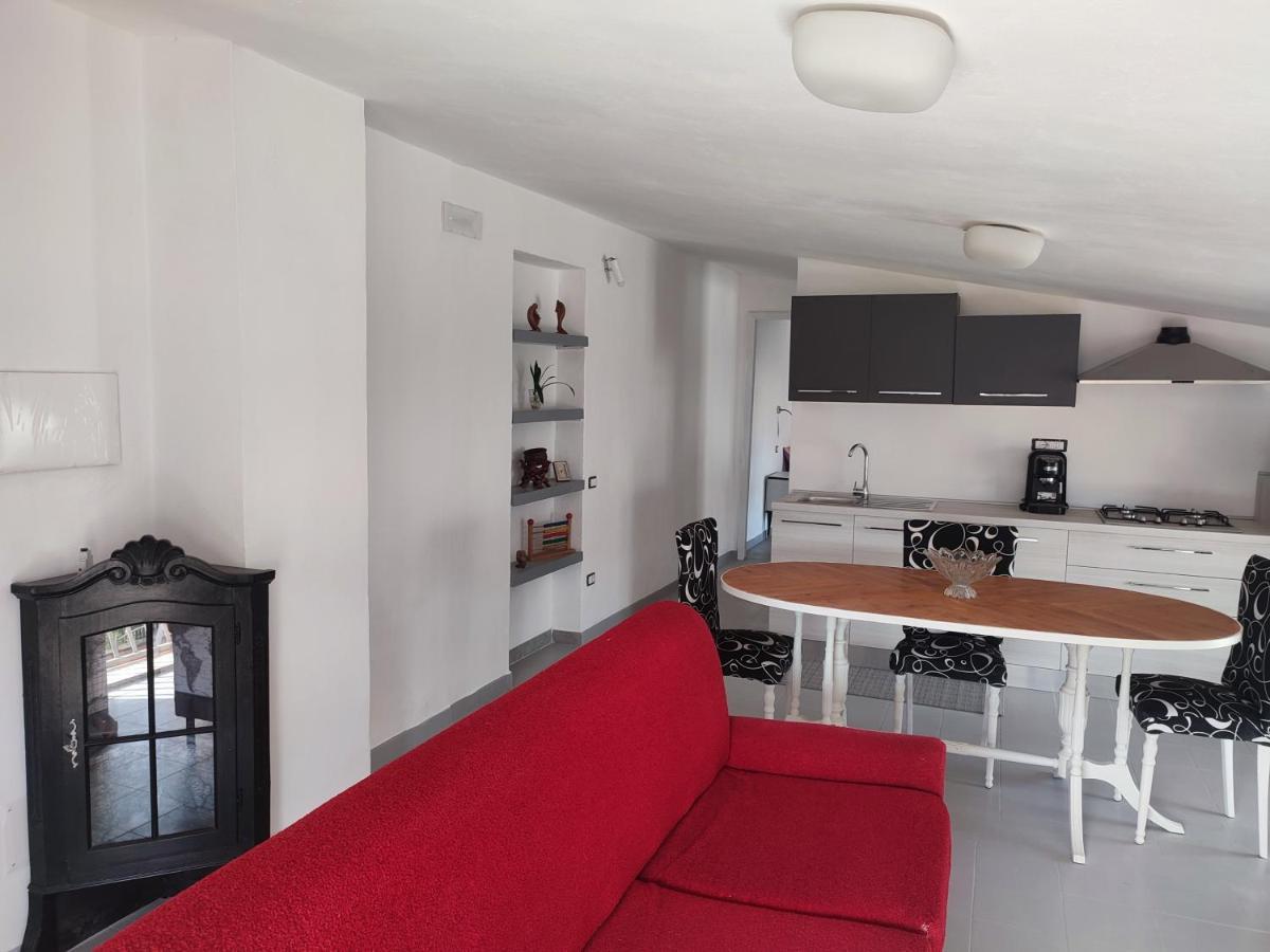 La Mansarda Apartment ตอร์โตลี ภายนอก รูปภาพ