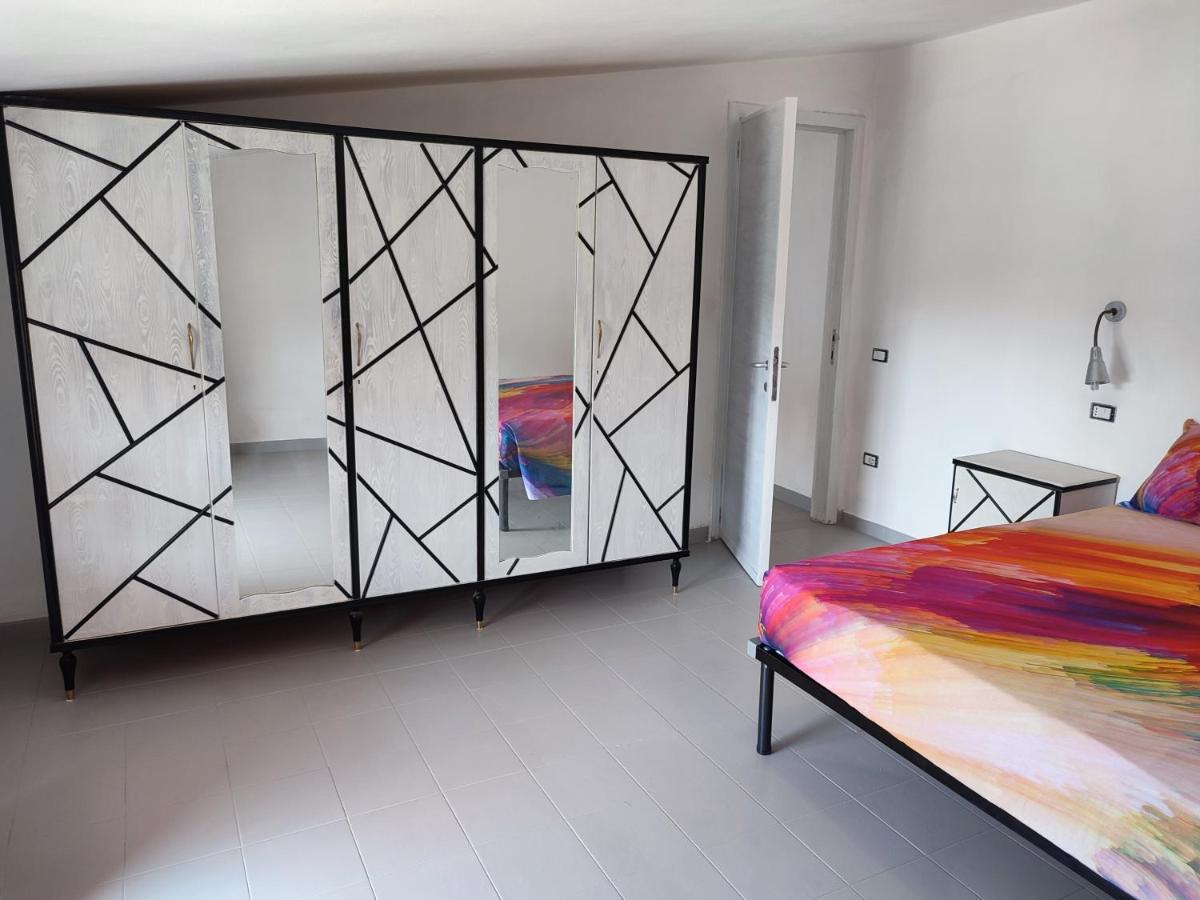 La Mansarda Apartment ตอร์โตลี ภายนอก รูปภาพ
