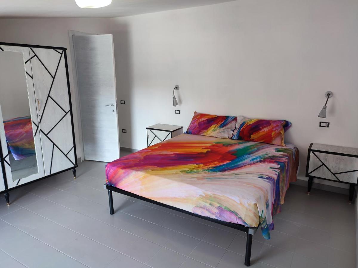 La Mansarda Apartment ตอร์โตลี ภายนอก รูปภาพ