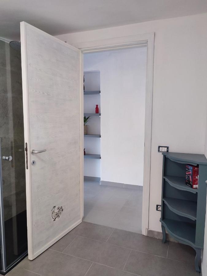 La Mansarda Apartment ตอร์โตลี ภายนอก รูปภาพ