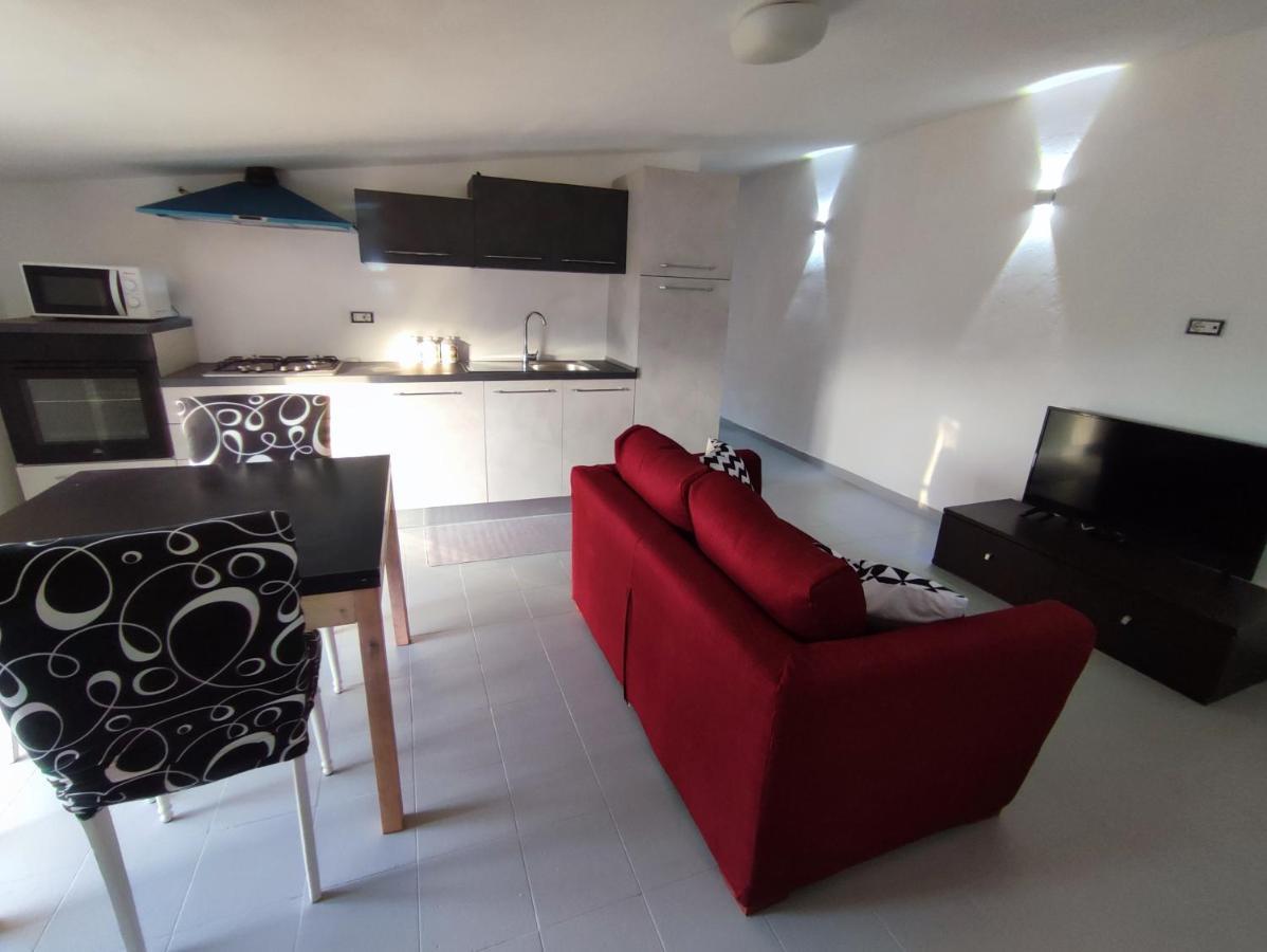 La Mansarda Apartment ตอร์โตลี ภายนอก รูปภาพ